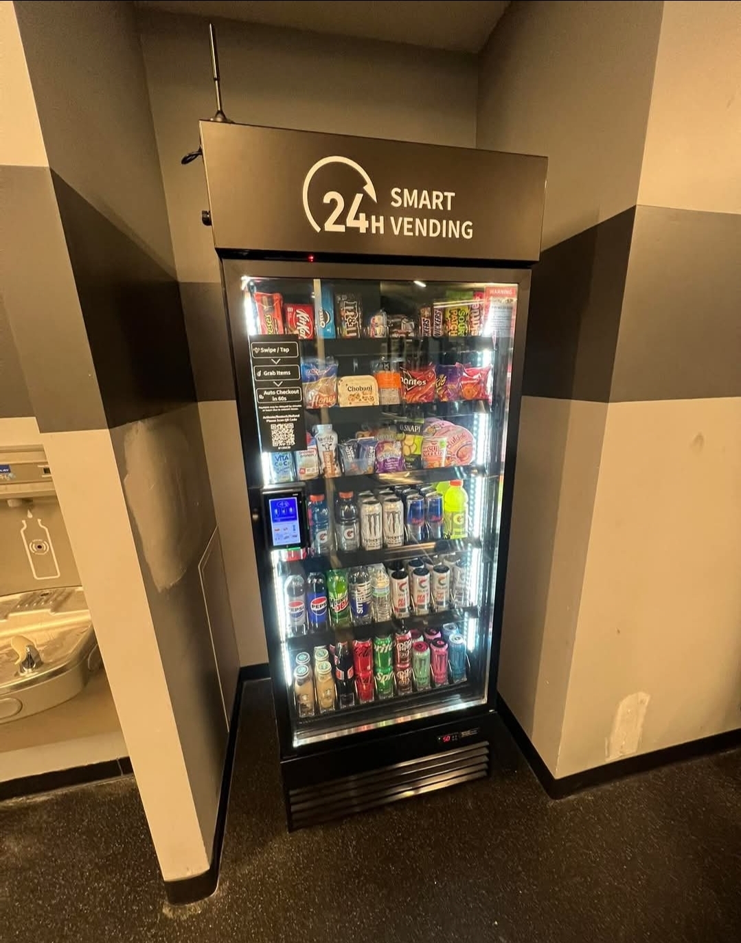 24H Smart Vending Machine with AI Tracking - Vend Solutions